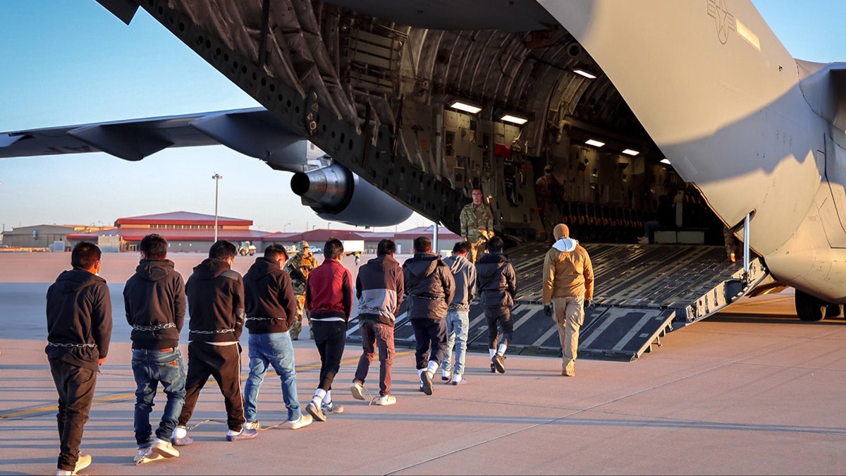 Deporting flight outside of us