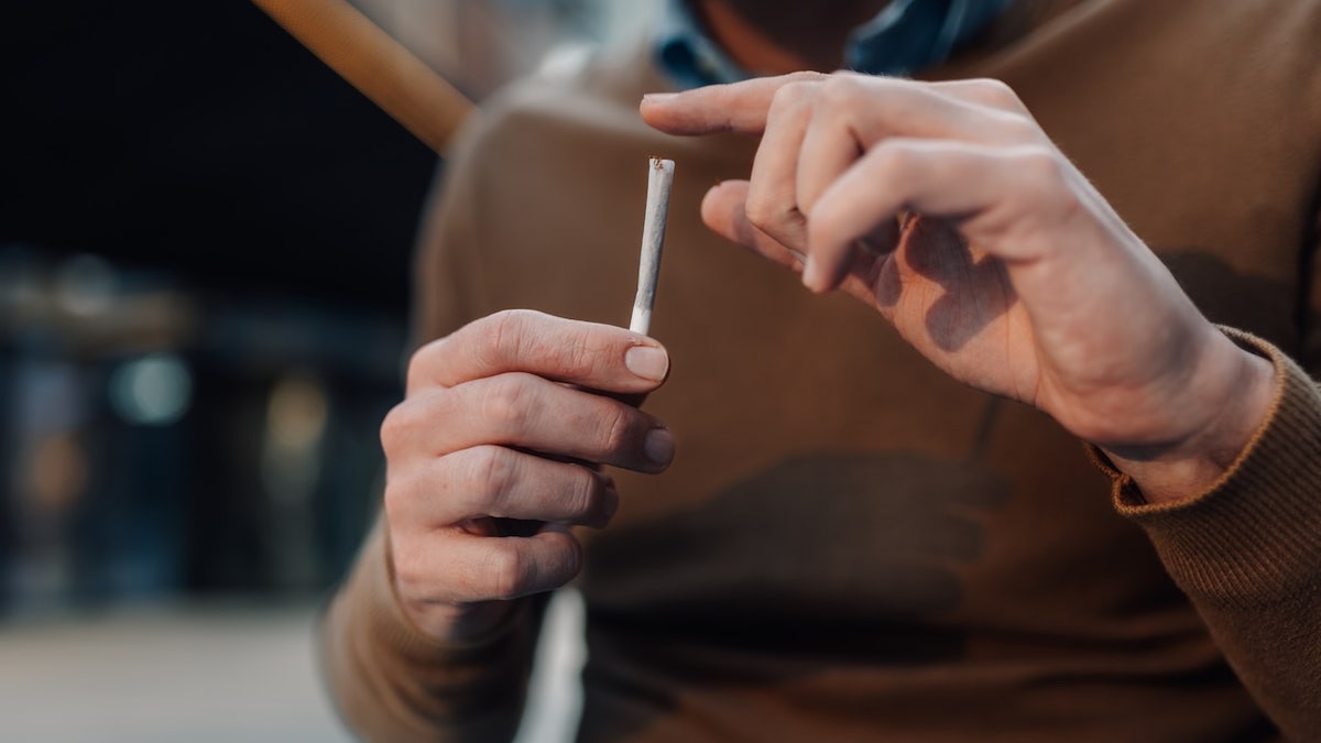 Man holding the joint