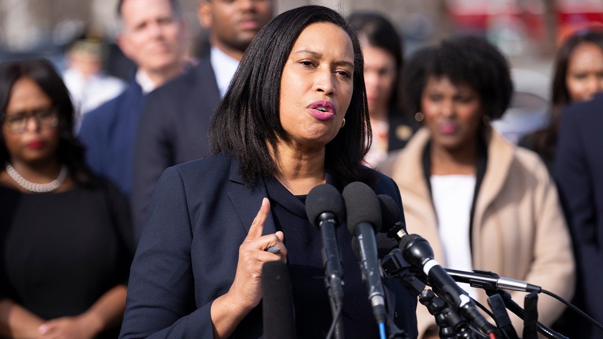 DC mayor Muriel Bowser